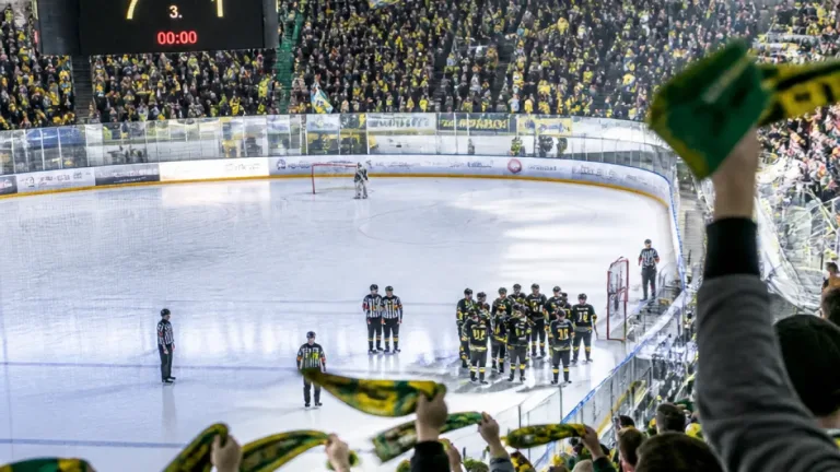 Vsetín rozsekal Zlín 7:1, Frýdek-Místek dál potvrzuje silný vstup do soutěže