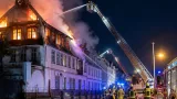 Großbrand an der Schiffbrücke: Historisches Gebäude in Flensburg schwer beschädigt