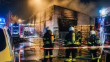 Großbrand in Charlottenburg-Nord: Lackiererei auf rund 150 Quadratmetern in Flammen