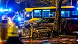 Nächtlicher Fahrzeugbrand in Charlottenburg: BMW zerstört, Straße gesperrt