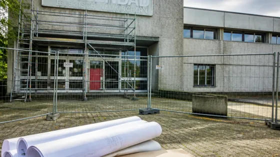 Leverkusen: Bundeshaushalt blockiert Neubau des Hallenbads in Bergisch Neukirchen
