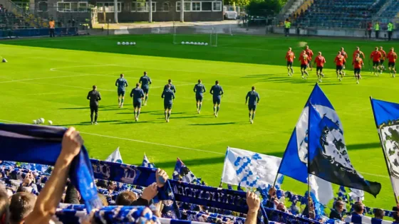 Mannheim: Waldhof siegt 4:1 gegen Hoffenheim II – Stadionstimmung und Zuber‑Ärger prägen Abend