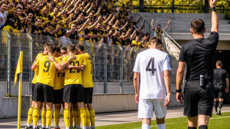 Aachen siegt früh und deutlich in Ingolstadt nach Platzverweis