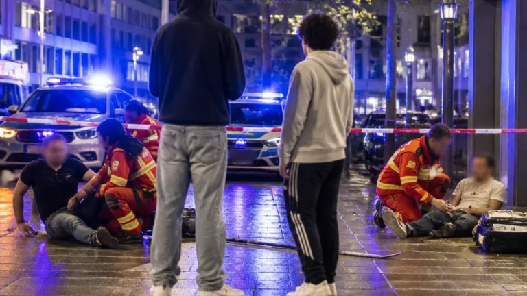 Angriff am Berliner Platz in Bottrop: Zwei 17-Jährige festgenommen, zwei Männer leicht verletzt