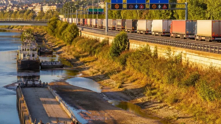 Baden-Württemberg plant Aussetzung des Lkw-Sonntagsfahrverbots wegen Niedrigwasser