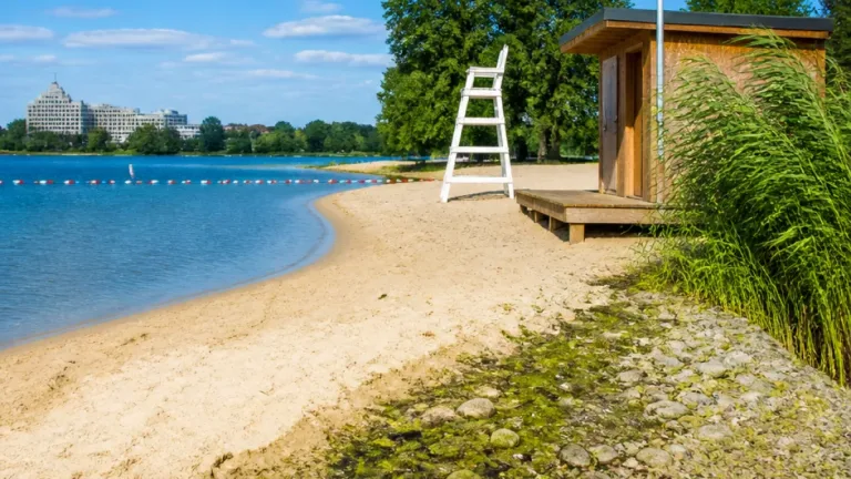 Badeverbot am Gifiz-See aufgehoben: Strandbad in Offenburg wieder geöffnet