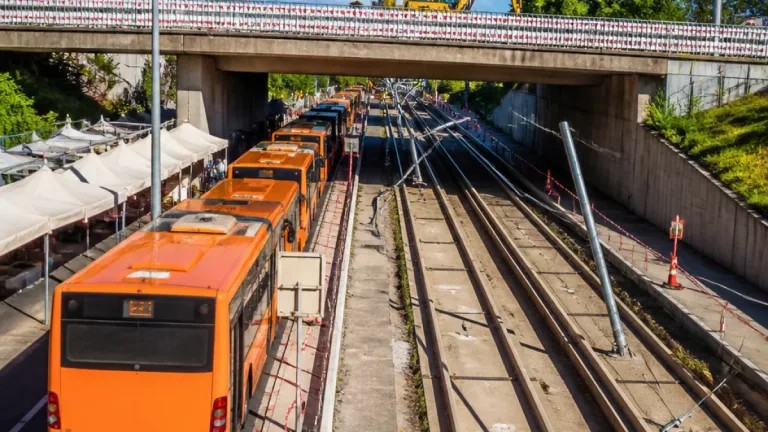 Bonn: Ersatzbusse ersetzen Stadtbahnen auf Linie 18 – umfangreiche Sperrungen im August
