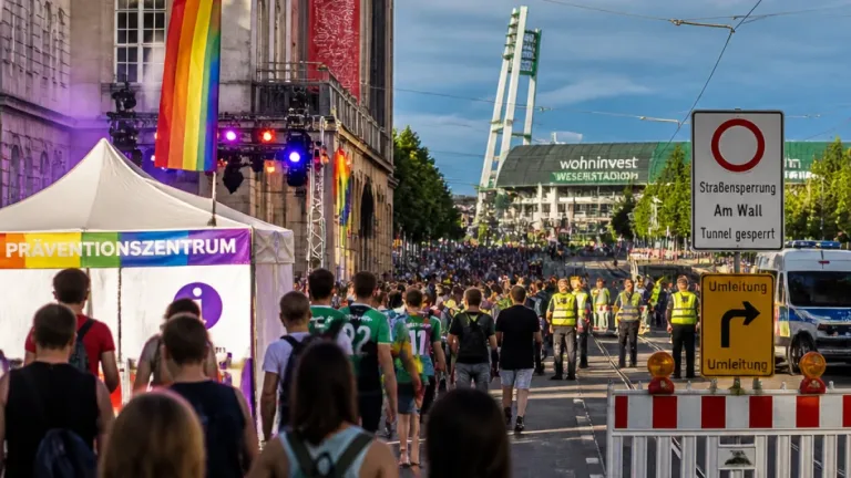 Bremen rechnet am Samstag mit rund 70.000 Besucherinnen und Besuchern — Sperrungen und Einschränkungen möglich