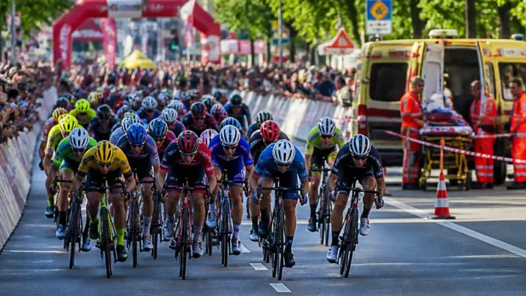 Cyclassics in Hamburg: Franzose Paul Magnier siegt – Rennen bei Amateuren von Todesfall überschattet