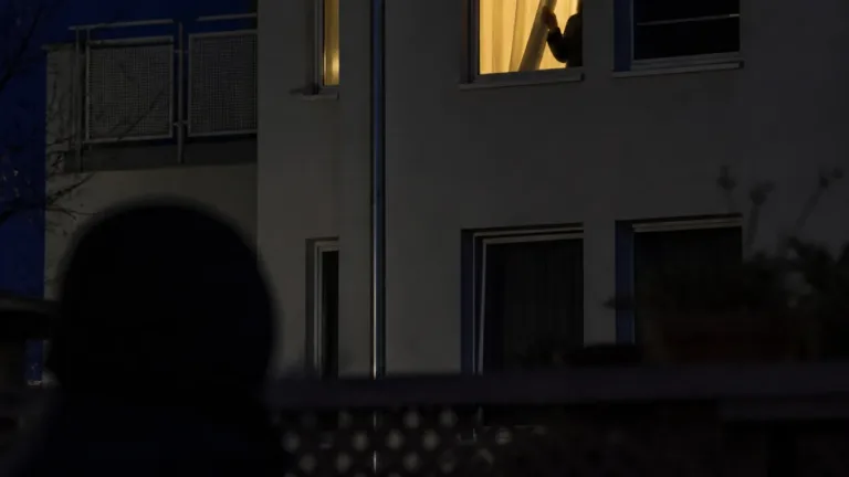 Exhibitionist vor Studentenfenster in Regensburg-Kumpfmühl sorgt für Ermittlungen