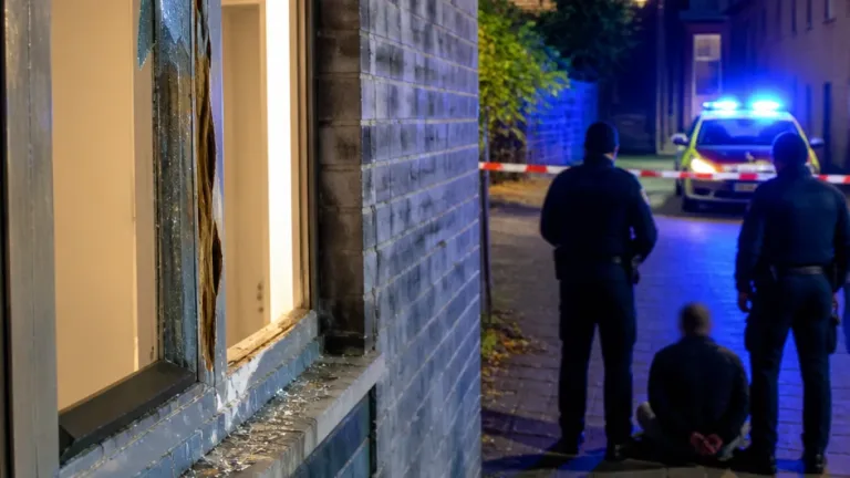 Gelsenkirchen: Zwei Jugendliche versuchen Rucksackraub — Zeugin wehrt Angriff ab