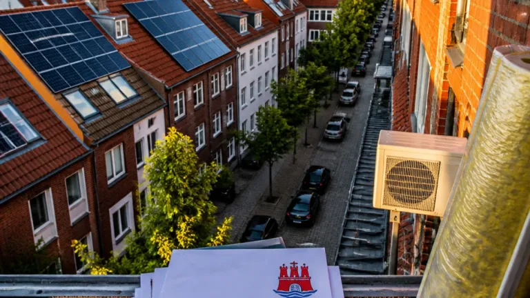 Hamburg befragt Eigentümer zu Wärmepumpe, Photovoltaik und Dämmstand