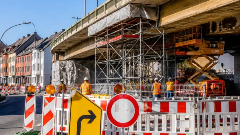 Hellbach-Brücke an der Bozener Straße in Recklinghausen: Sperrung bleibt bis Ende 2026