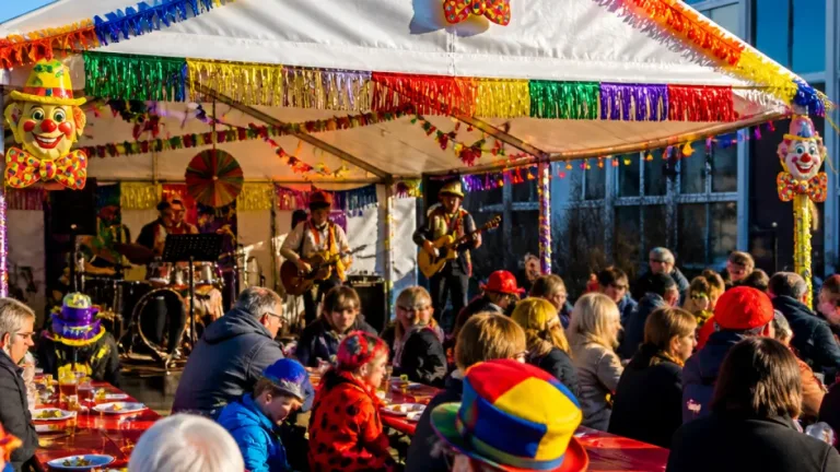 Herbstparty der Karthäuser Möhnen bringt Gemeinschaft und Karnevalstradition nach Koblenz