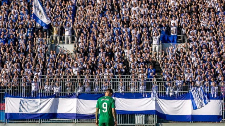 Karlsruhe: Wolfsburg siegt 5:2 – Fabian Reese von KSC-Anhängern bei jedem Ball ausgepfiffen