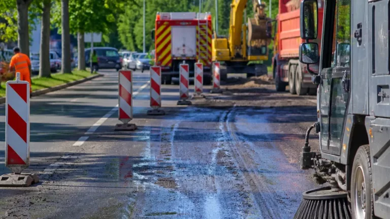 Klärschlamm auf Leipziger Straße: Sperrung und Reinigungsarbeiten in Fulda