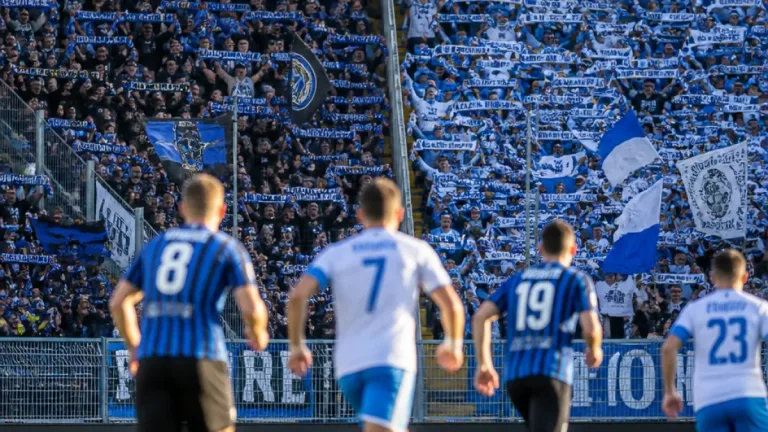 Mannheim sichert beim Sechs-Tore-Spektakel in Rostock einen Auswärtspunkt