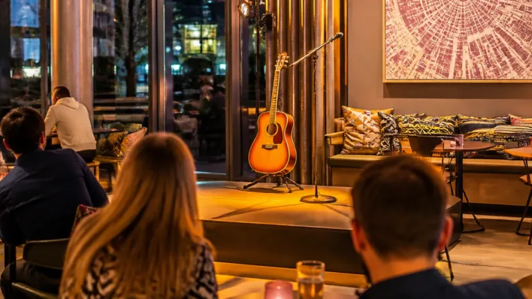 Moxy Karlsruhe setzt auf Live-Musik: Captain Hagen bringt Gäste und mehr Übernachtungen
