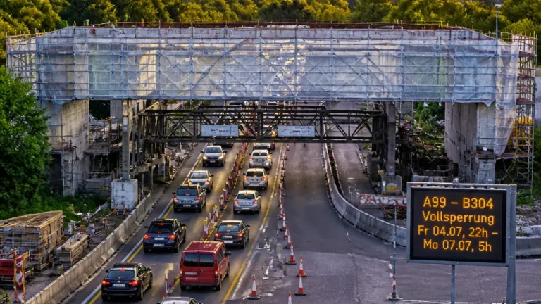 München: A99 wird wegen Brückenabbruch drei Tage komplett gesperrt