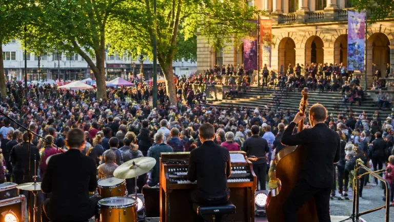 Sommerbühne am Stadttheater: Gießen feiert mit Jazz, WG-Liedern und kostenlosem Theaterfest