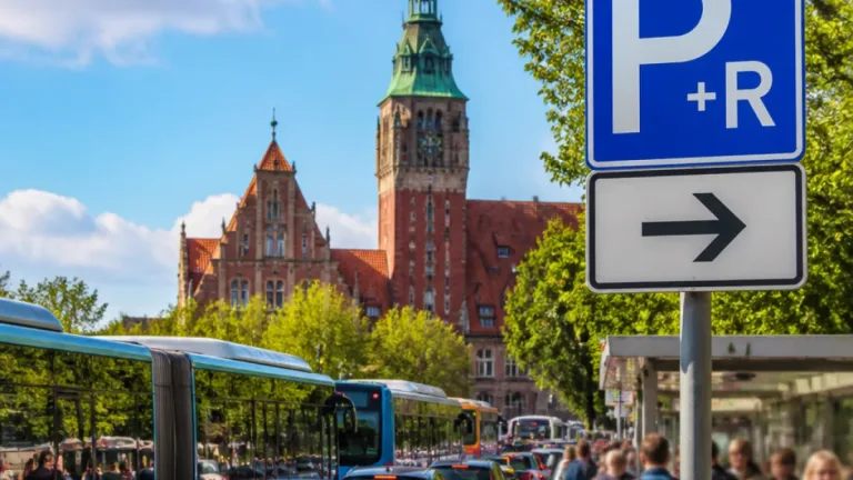 Spandau vor der Wahl: Wenn das Rathaus nur per Bus erreichbar ist