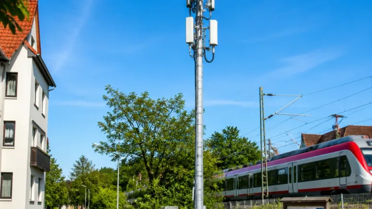 Telekom erweitert Mobilfunkstandort in Gotha: Mehr 4G/5G, Notrufe und Warnungen verbessert