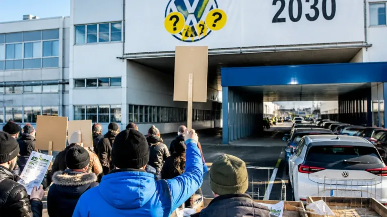 VW-Konzernchef kommt nach Zwickau: Beschäftigte fordern Klarheit über die Zeit nach 2030