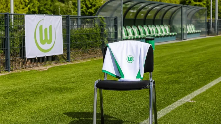 Wolfsburg: VfL suspendiert Denis Vavro und setzt Zeichen im Trainingsbetrieb