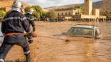 الحماية المدنية تنقذ شخصاً محاصراً بالمياه داخل سيارته ببلدية برج الحواس في جانت