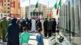 الجيش يسلم 224 مسكناً في الطاهير ويُسمي هياكل عسكرية بأسماء شهداء قبيل يوم المجاهد