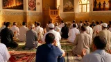 المساجد توجّه خطب الجمعة وأدعية وطنية للترحم على ضحايا حرائق الغابات