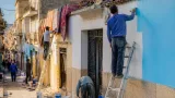 انطلاق موسم الدهانات والتنظيف في عنابة ينتعش السوق المحلي ويشغل الأسر