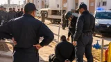 إصابة شرطي وتوقيف مشتبه به إثر محاولة اعتداء على رئيس دائرة أثناء إعادة إسكان 98 عائلة بفلفلة