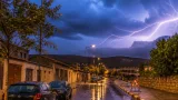 سحب ومطريات محلية مع بوادر عواصف رعدية في واد ليلي بتيارت خلال الساعات المقبلة