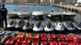 شرطة وهران تفكك شبكة إجرامية دولية لتدبير رحلات الهجرة غير الشرعية وتسترجع قوارب ومعدات ثمينة