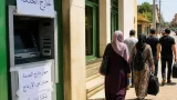 سكان الروينة يواجهون انقطاعاً متكرراً في خدمة السحب الآلي منذ أكثر من عام