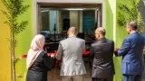 والي ورقلة يتفقد مدرسة الأطفال المعاقين سمعياً ويفتتح ورشة سمعي‑بصرية ويعزّز تدابير التكفل