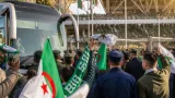وصول المنتخب الجزائري إلى تيزي وزو استعداداً لمواجهة زامبيا وملعب حسين آيت أحمد مكتظ