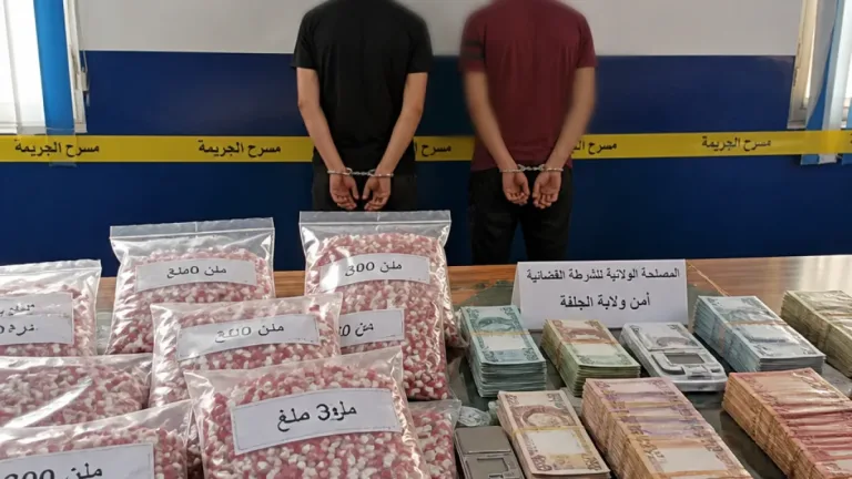الشرطة بأمن دائرة البيرين تطيح بمروجَين وتضبط 840 كبسولة في الجلفة