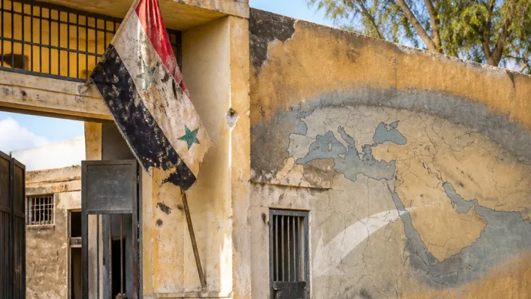 دراسة أوروبية: سقوط نظام الأسد غيّر شكل تهديد داعش من سيطرة إقليمية إلى عمل خلوي واستغلال ثغرات