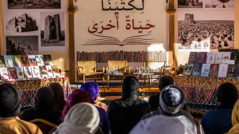 مهرجان الكتاب المقروء في عين صالح يكرّم ذاكرة الصحراء ويُعزّز ثقافة القراءة
