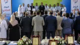 محافظ الجيزة يكرم فريق تمريض مستشفى الحوامدية لالتزامهن بحماية متعلقات مريض فاقد الوعي