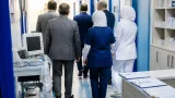 محافظ الغربية يتفقد مركز طب أسرة محلة روح ويعد بمتابعة شكاوى الأهالي لحين الحل