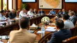 محافظ الوادي الجديد تبحث تسريع المشروعات ودعم فرع البيئة خلال لقاءات رسمية
