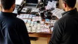 ضبط صاحب محل في ببا ببني سويف لترويجه عملات محلية وأجنبية مزيفة عبر السوشيال ميديا