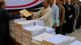 محافظ المنيا يسلم 400 عقد تقنين لأراضي أملاك الدولة في سمالوط ويعلن تيسيرات للجادين