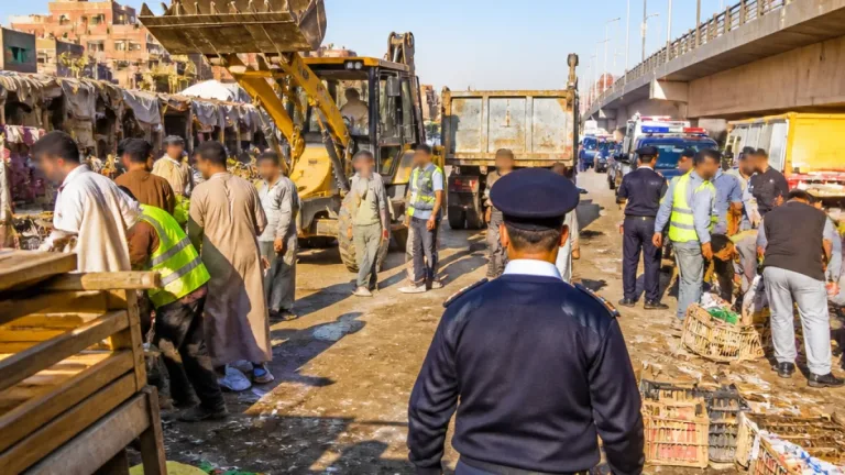 رفع 125 حالة إشغال بسوق السيل وكوبرى السيل في أسوان ضمن حملة مكبرة للحفاظ على الانضباط