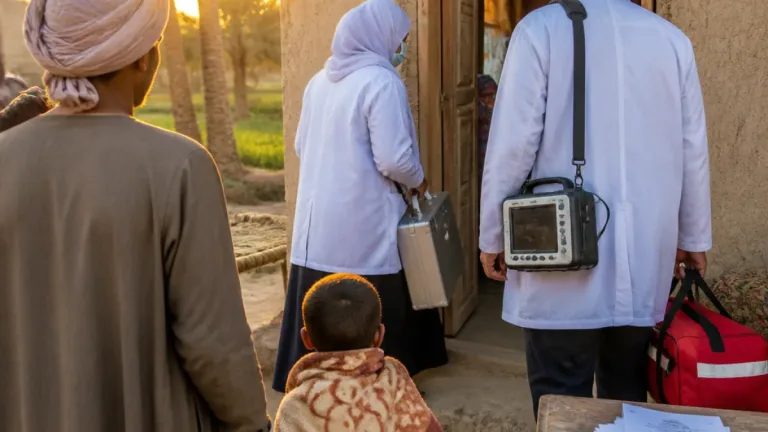 محافظ سوهاج يأمر بعلاج عاجل للطفل محمود شادي ويتولى فريق طبي متابعة حالته
