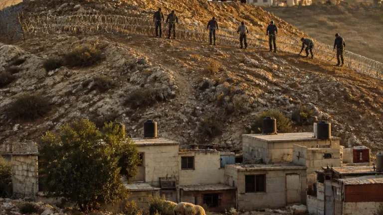 وزير الأراضي الفلسطينية يتهم إسرائيل بتنسيق مع المستوطنين لتغيير جغرافيا الضفة الغربية