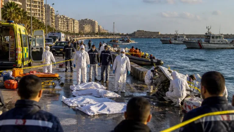 غرق مركب هجرة قبالة سواحل الإسكندرية يُسفر عن وفاة 3 وإصابة 7 والنيابة تفتح تحقيقاً
